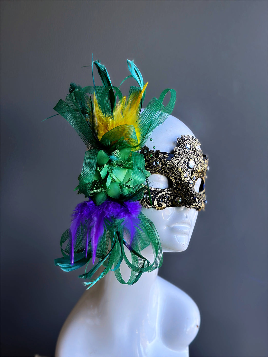 Purple and Green Striped Mask with Feathers (Each) – Mardi Gras Spot