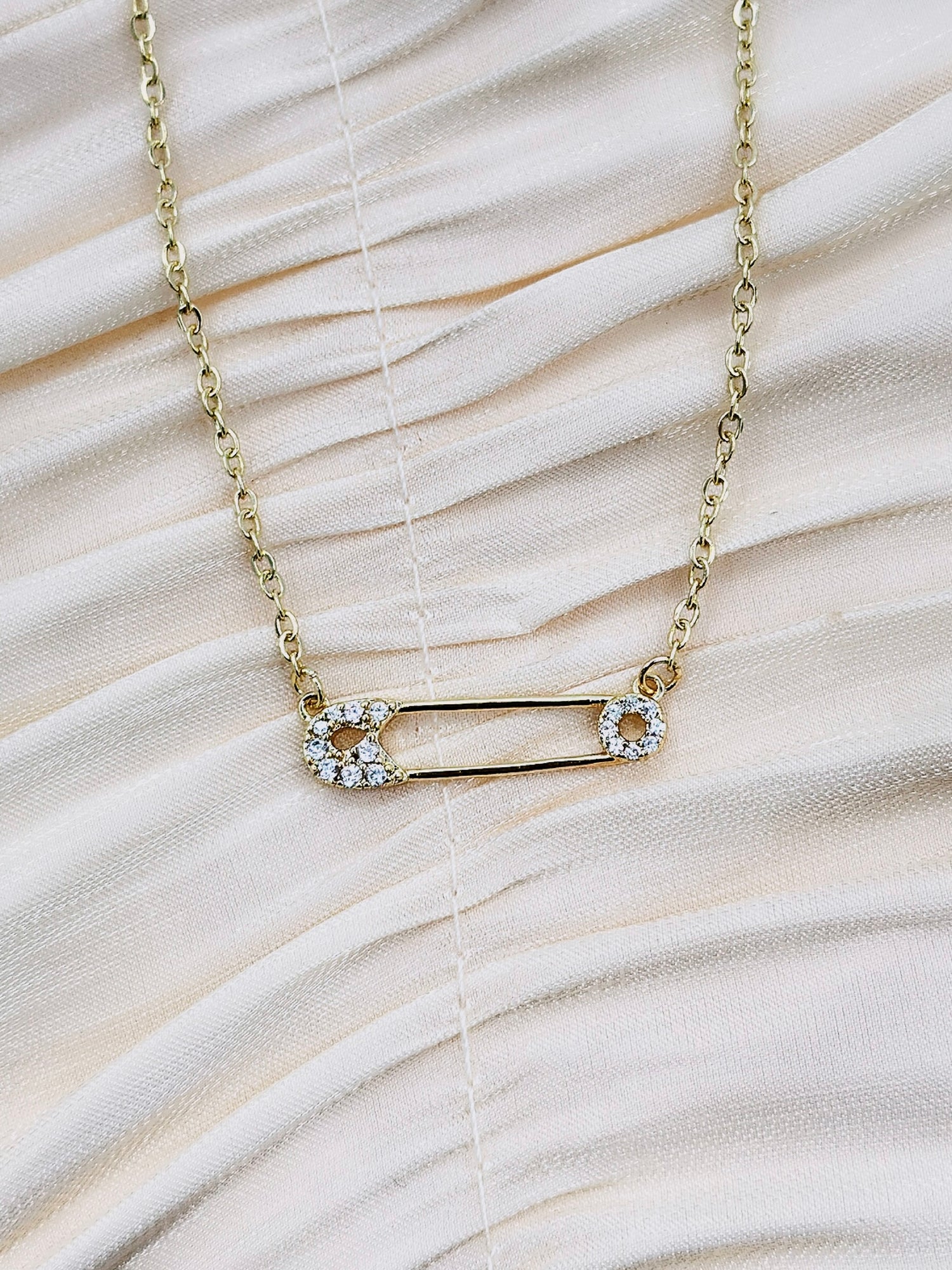 Dazzling Pin - Necklace (Gold)