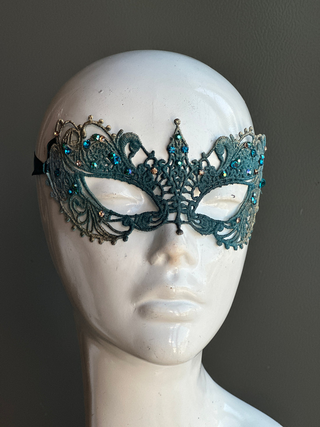 Ana Lace Mask - Teal Gold
