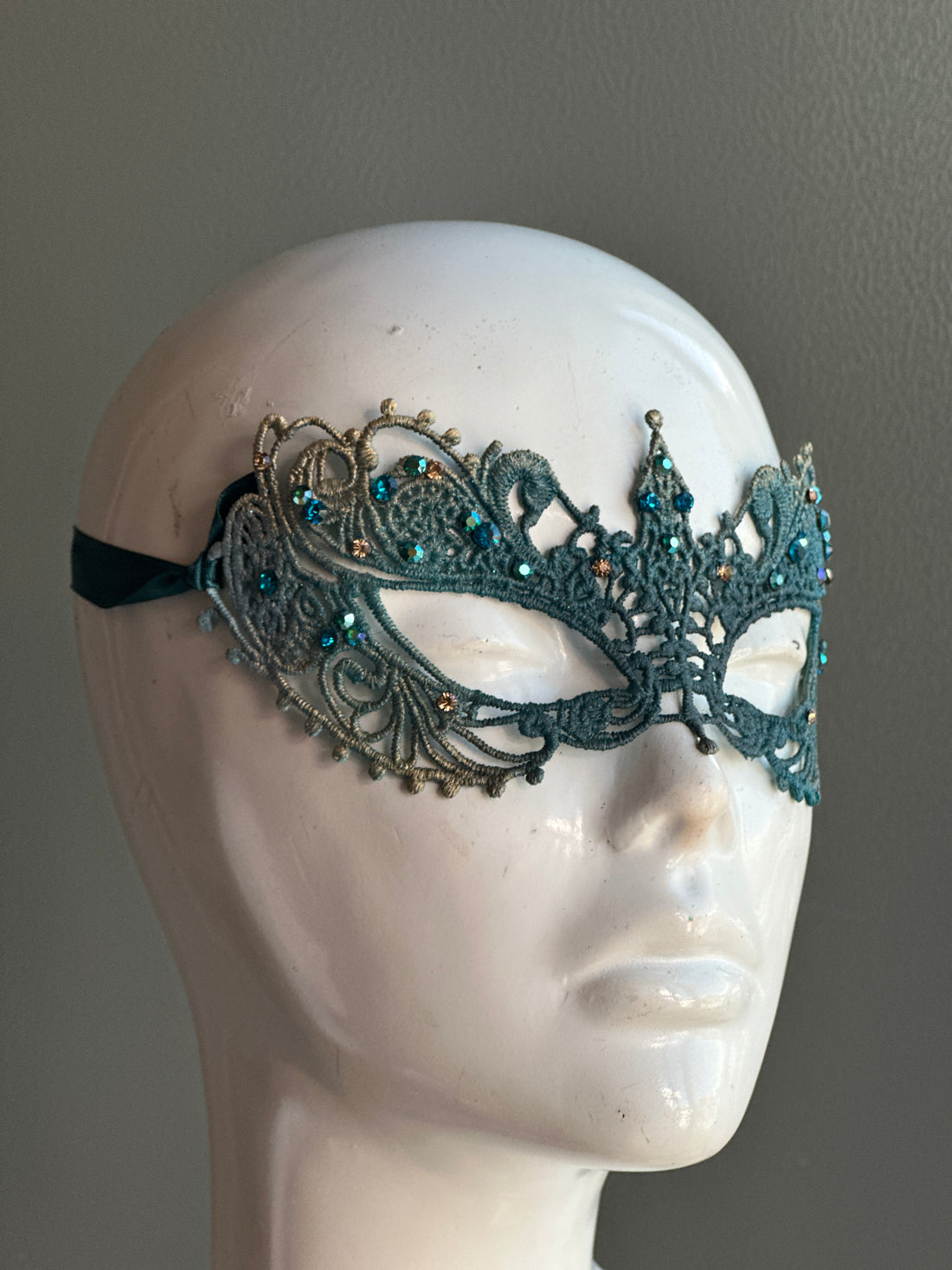 Ana Lace Mask - Teal Gold