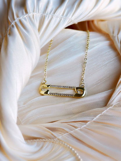 Safety Pin - Necklace (Gold)