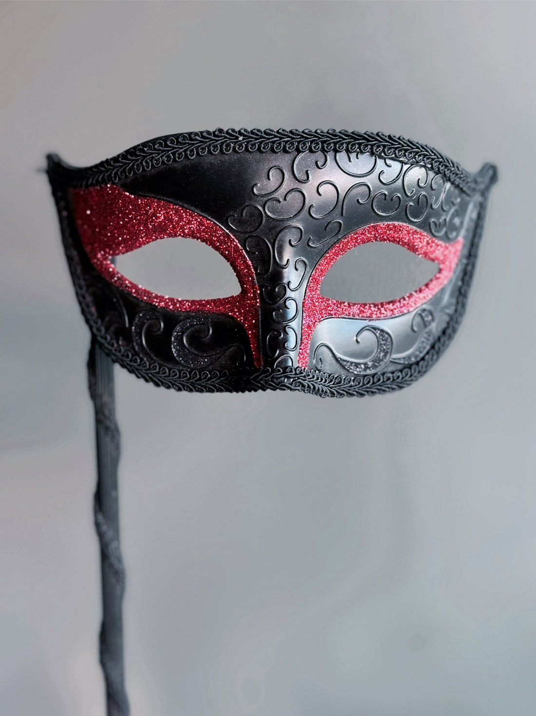 Valor Handheld Stick Mask - Black/Red