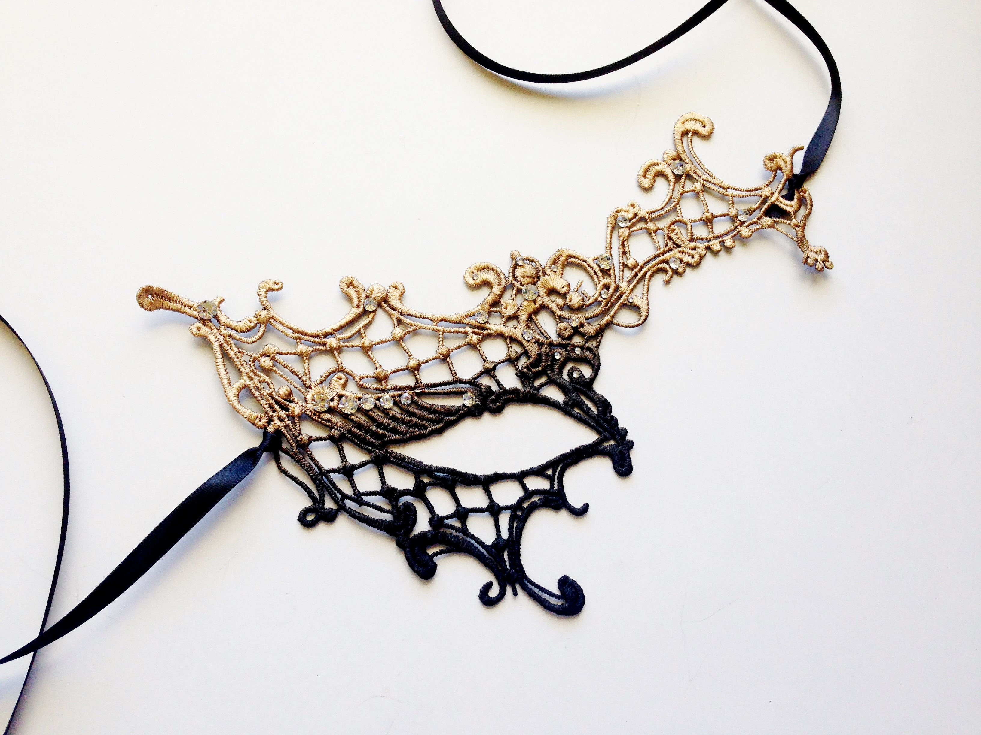 Phantom Lace Mask - Gold Ombre