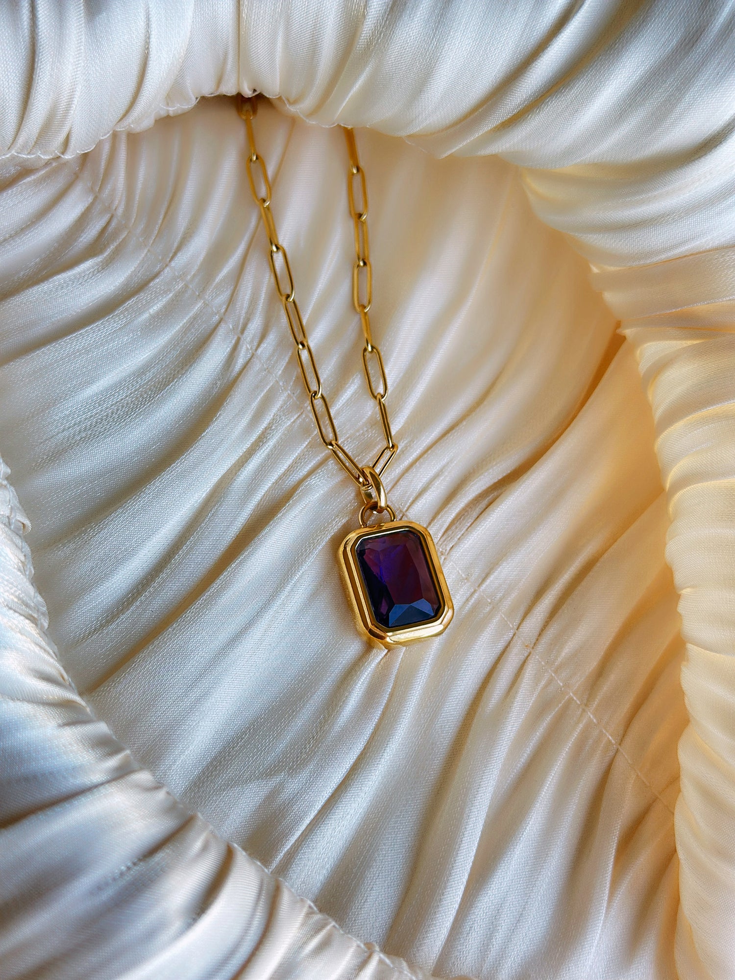 Regal Gem - Necklace (Gold/Purple)