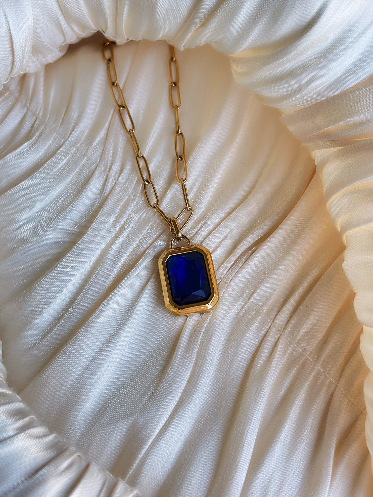 Regal Gem - Necklace (Gold/Blue)
