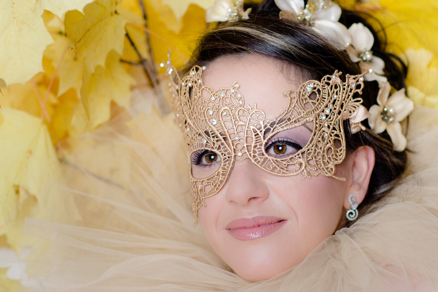 Elizabeth Lace Mask - Gold