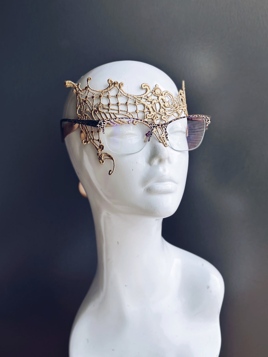 Gilded Lace - Eyeglass Mask