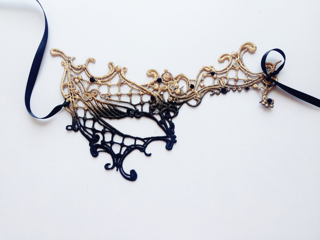 Phantom Lace Mask - Gold Ombre