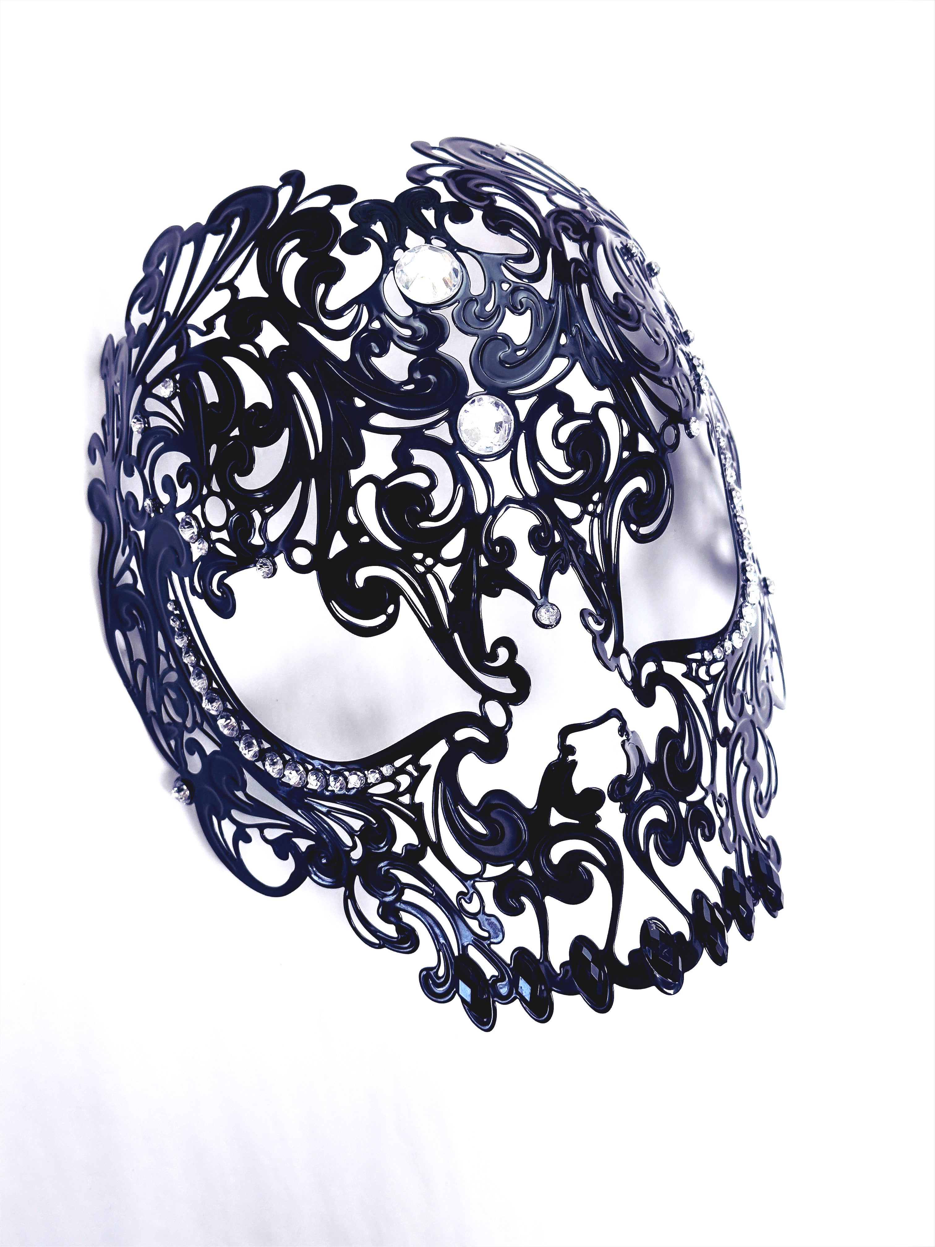 Metal Skull - Black And Crystal