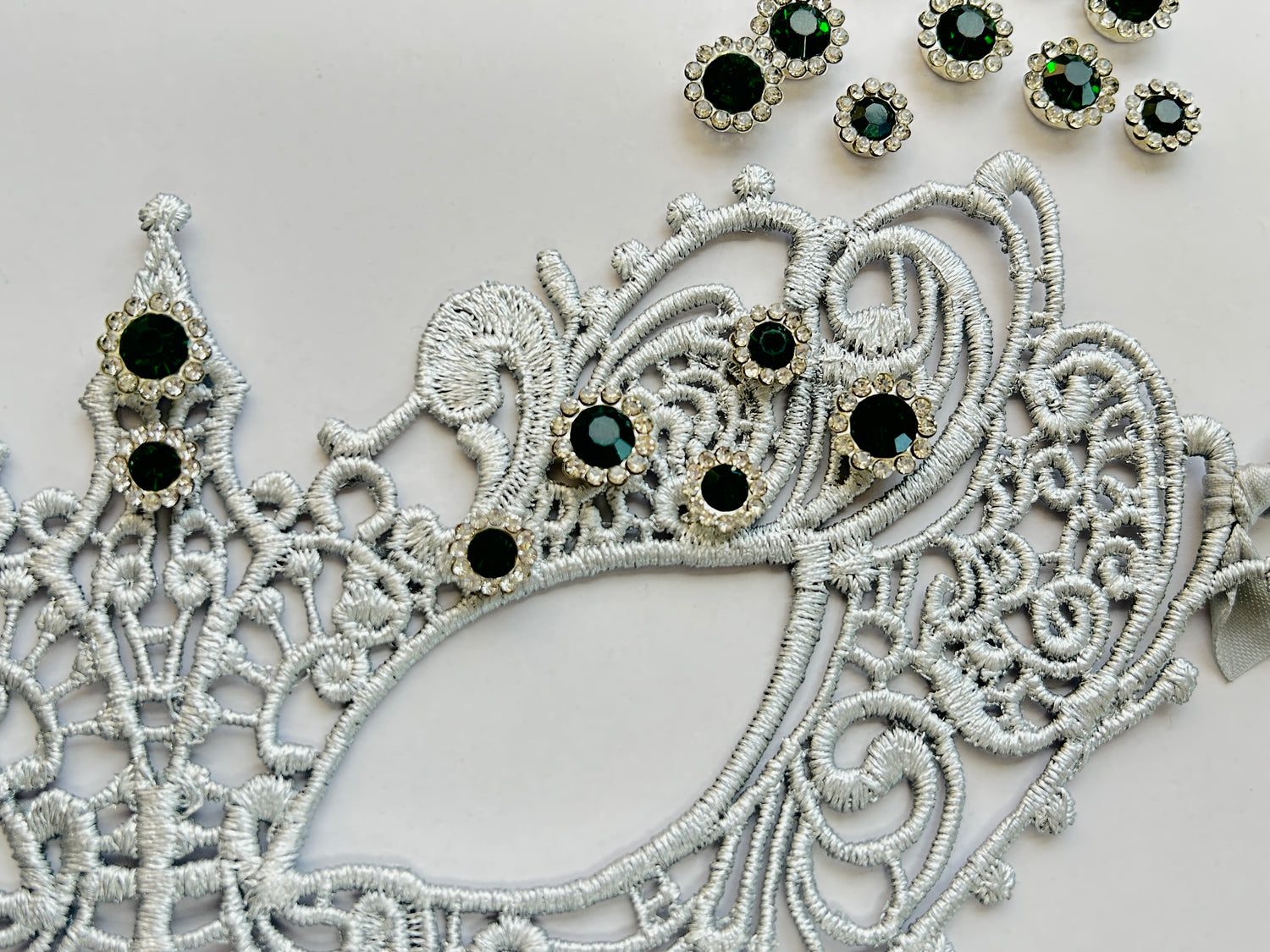 Royale Gala Mask - Silver Emerald