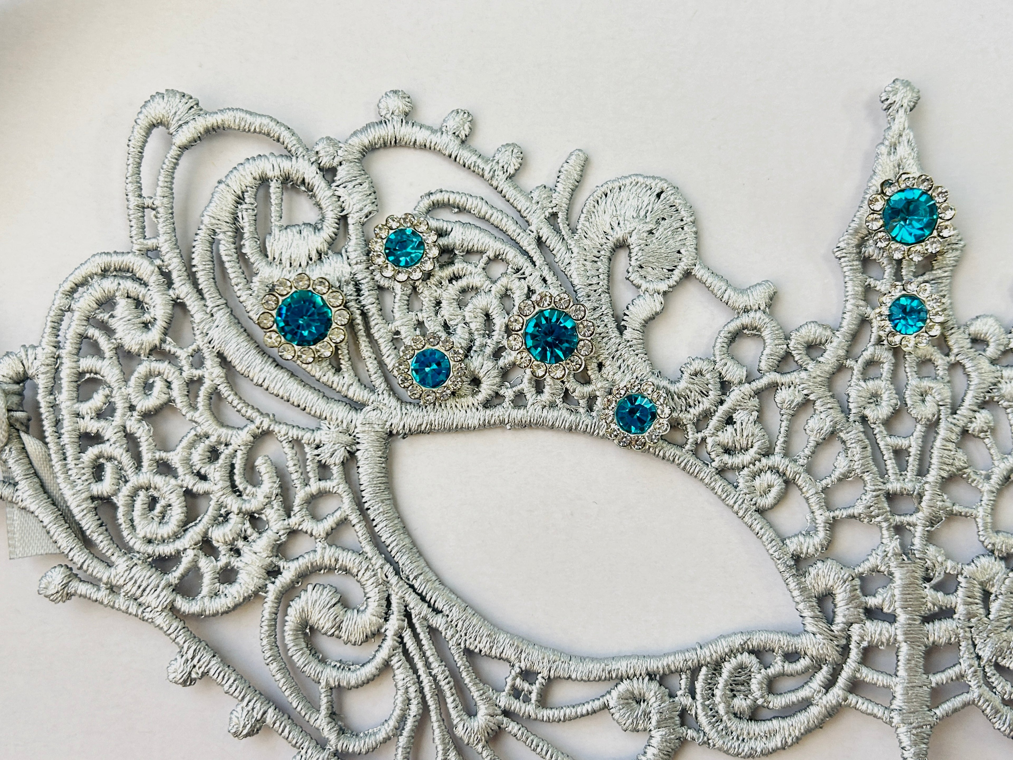 Royale Crystal Mask-Silver Aqua