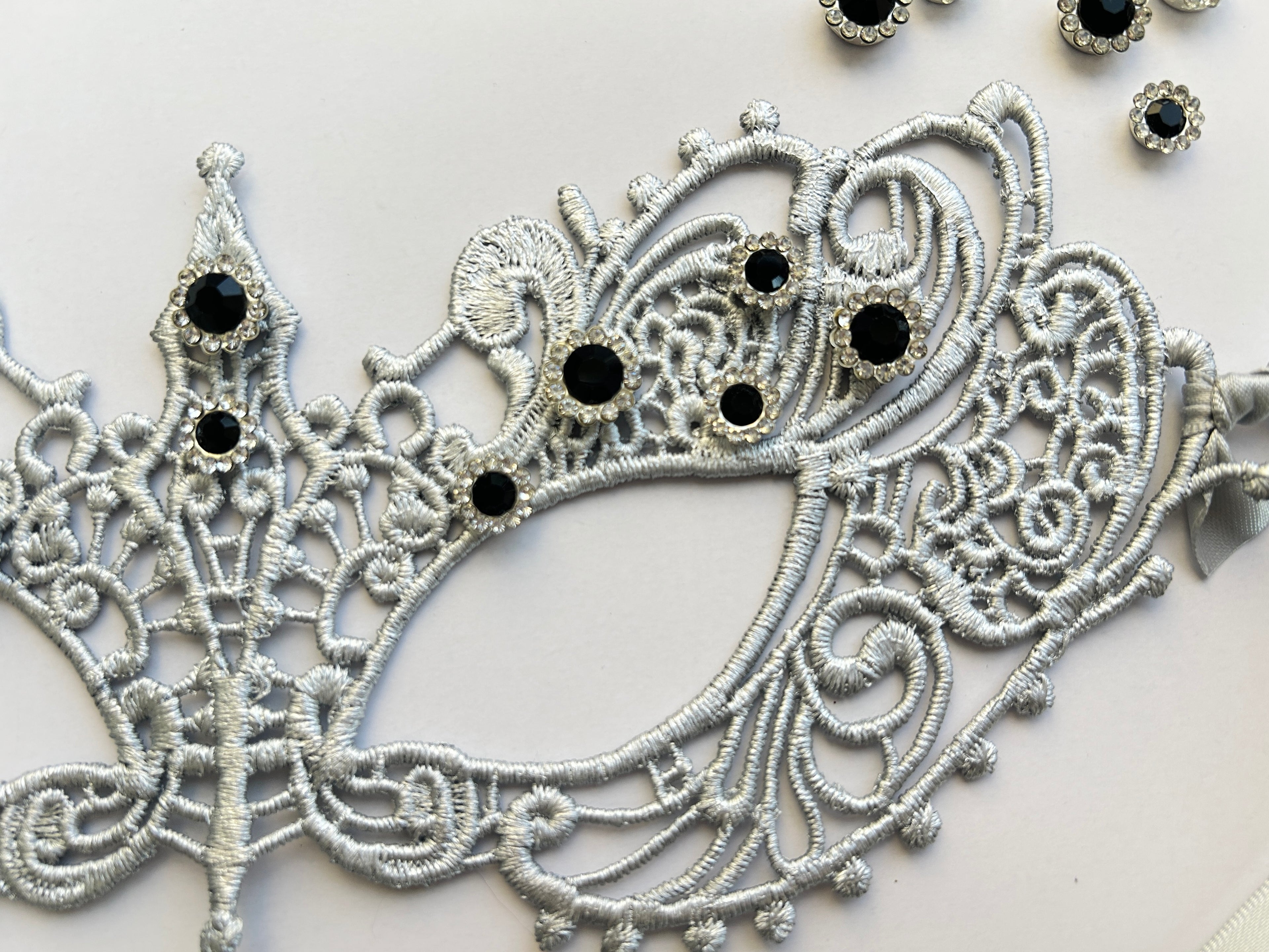 Royale Midnight Mask- Silver black