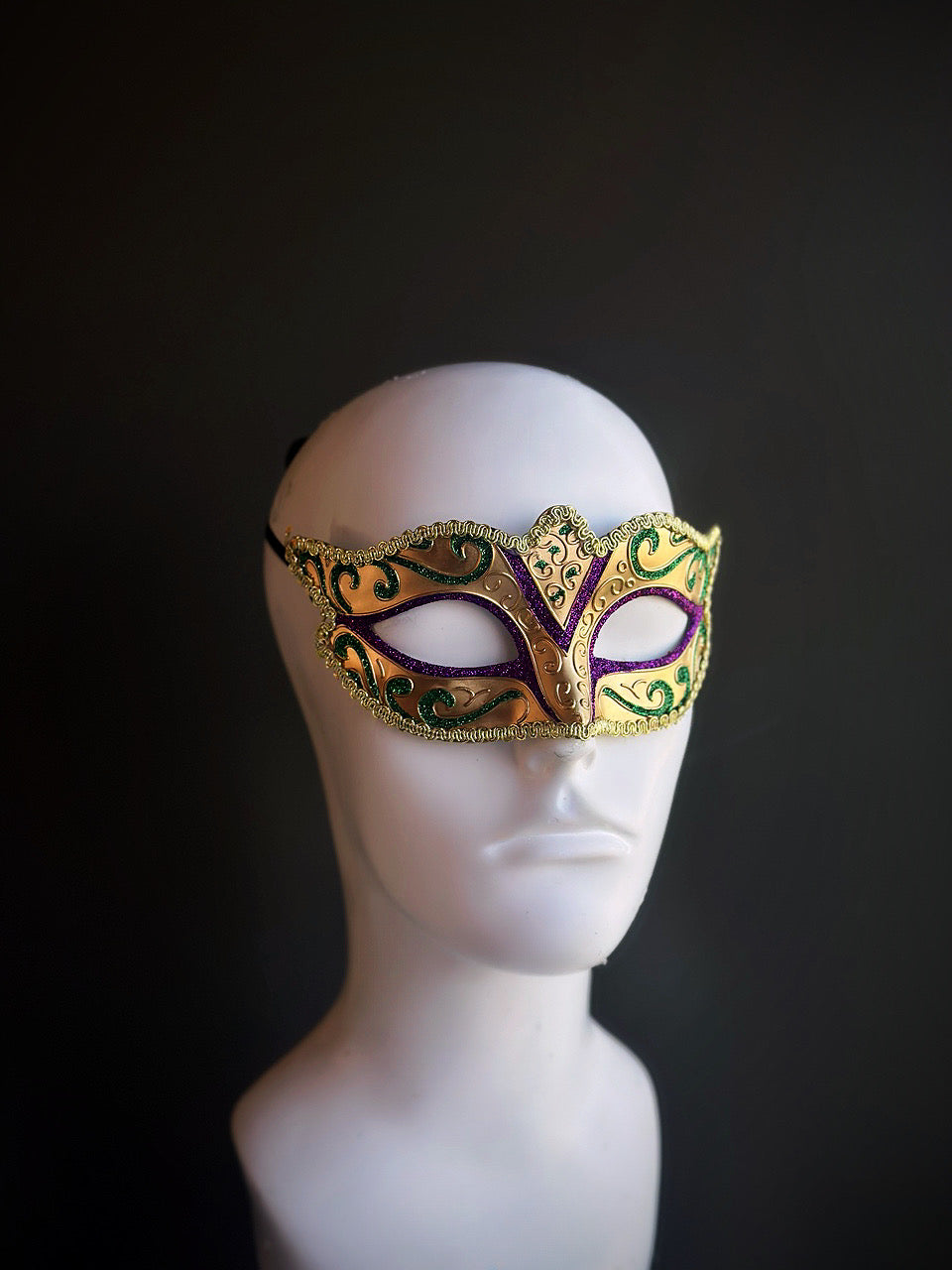 Mardi Gras Golden Elegance Mask