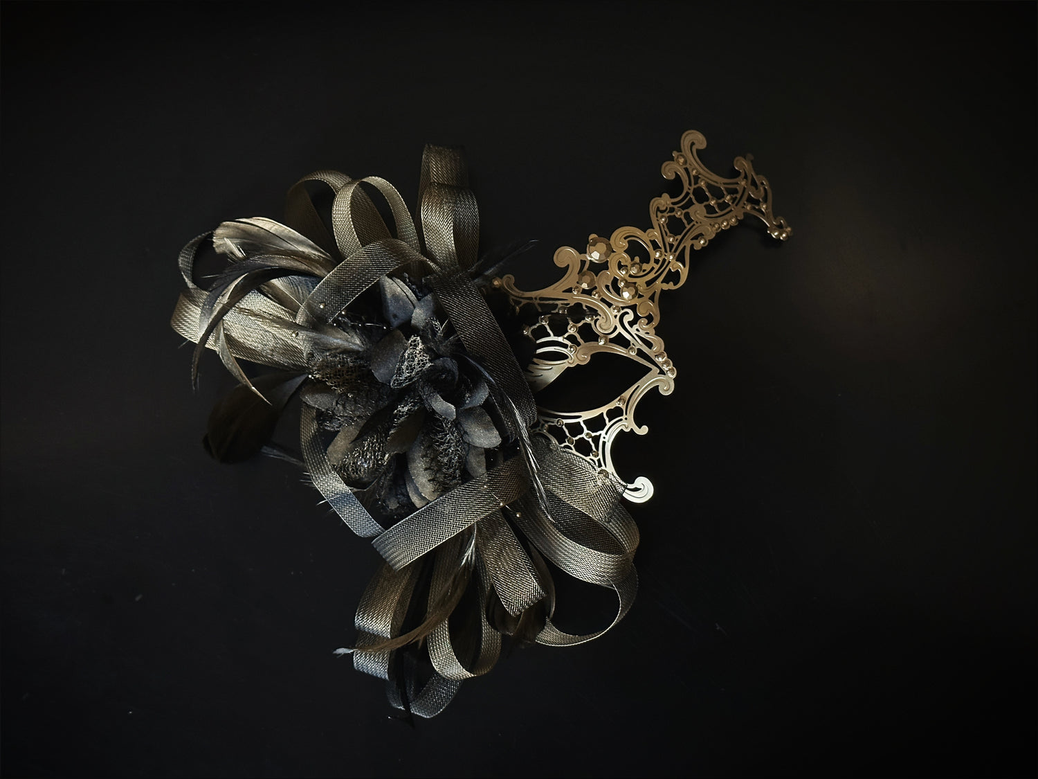 Phantom Metal Gold Mask - Brown Tulle