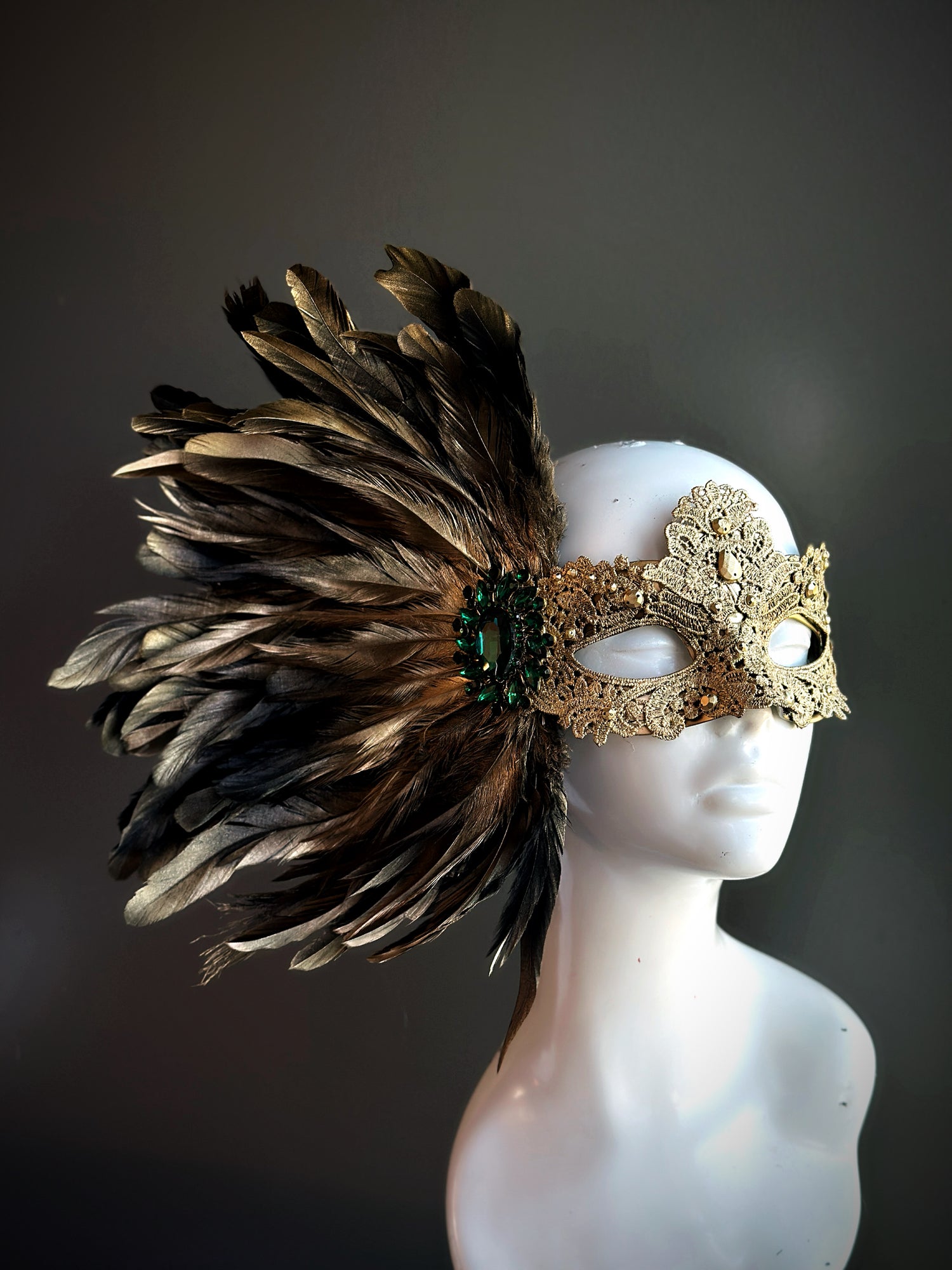 Lux Feather Mask - Gilded Plumes