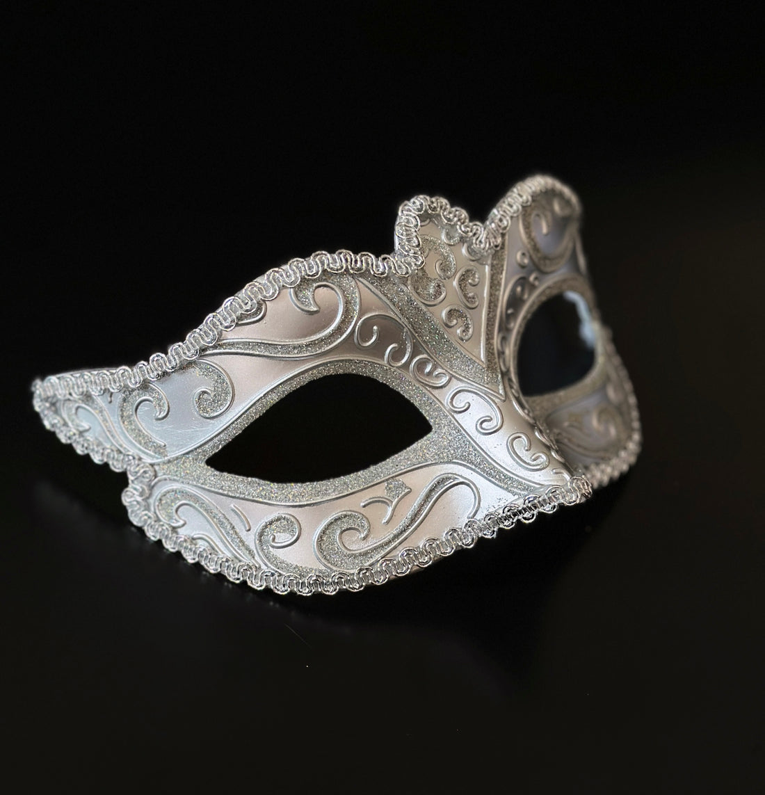 Elegant Venetian Masquerade Mask - Silver