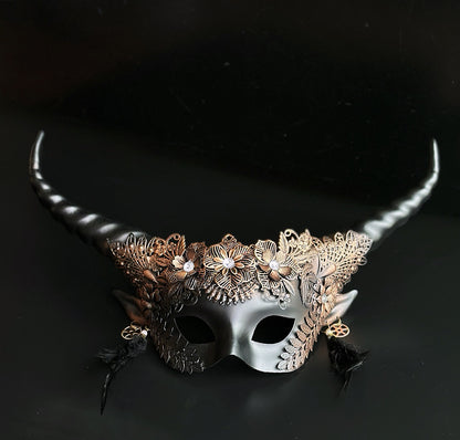 Midnight Ritual Horned Couples - Bronze/Black