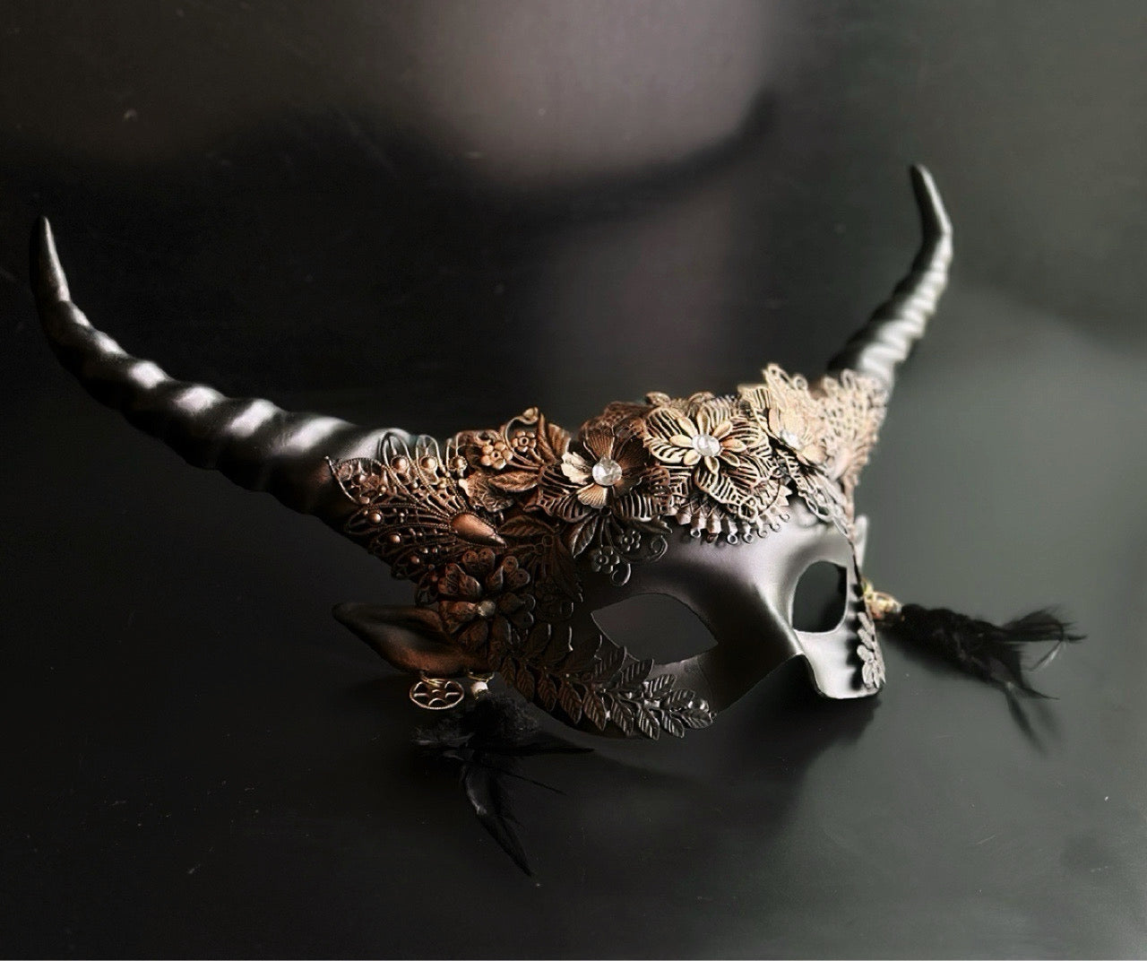 Midnight Ritual Horned Couples - Bronze/Black