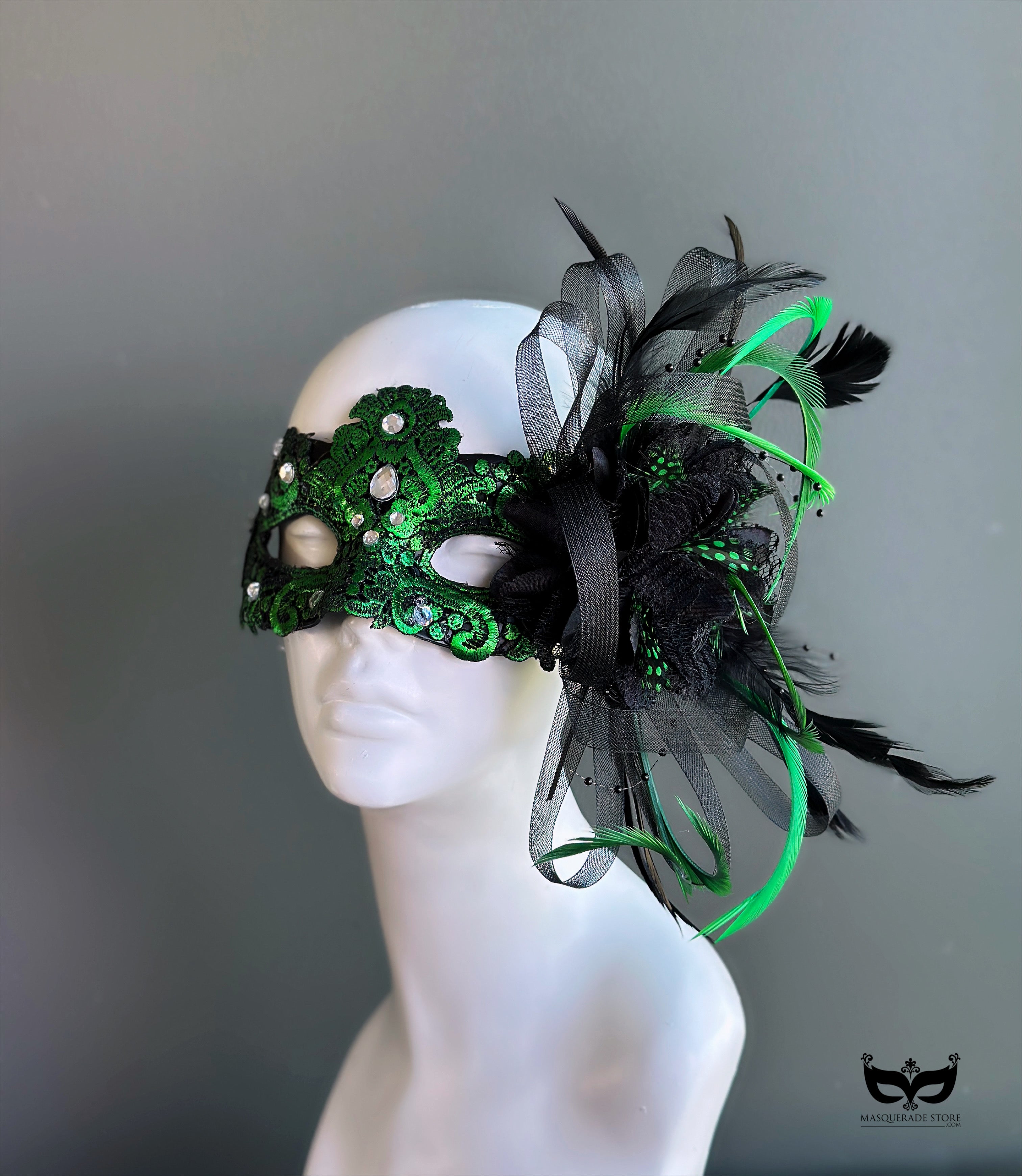 Macrame Mask - Green/Black