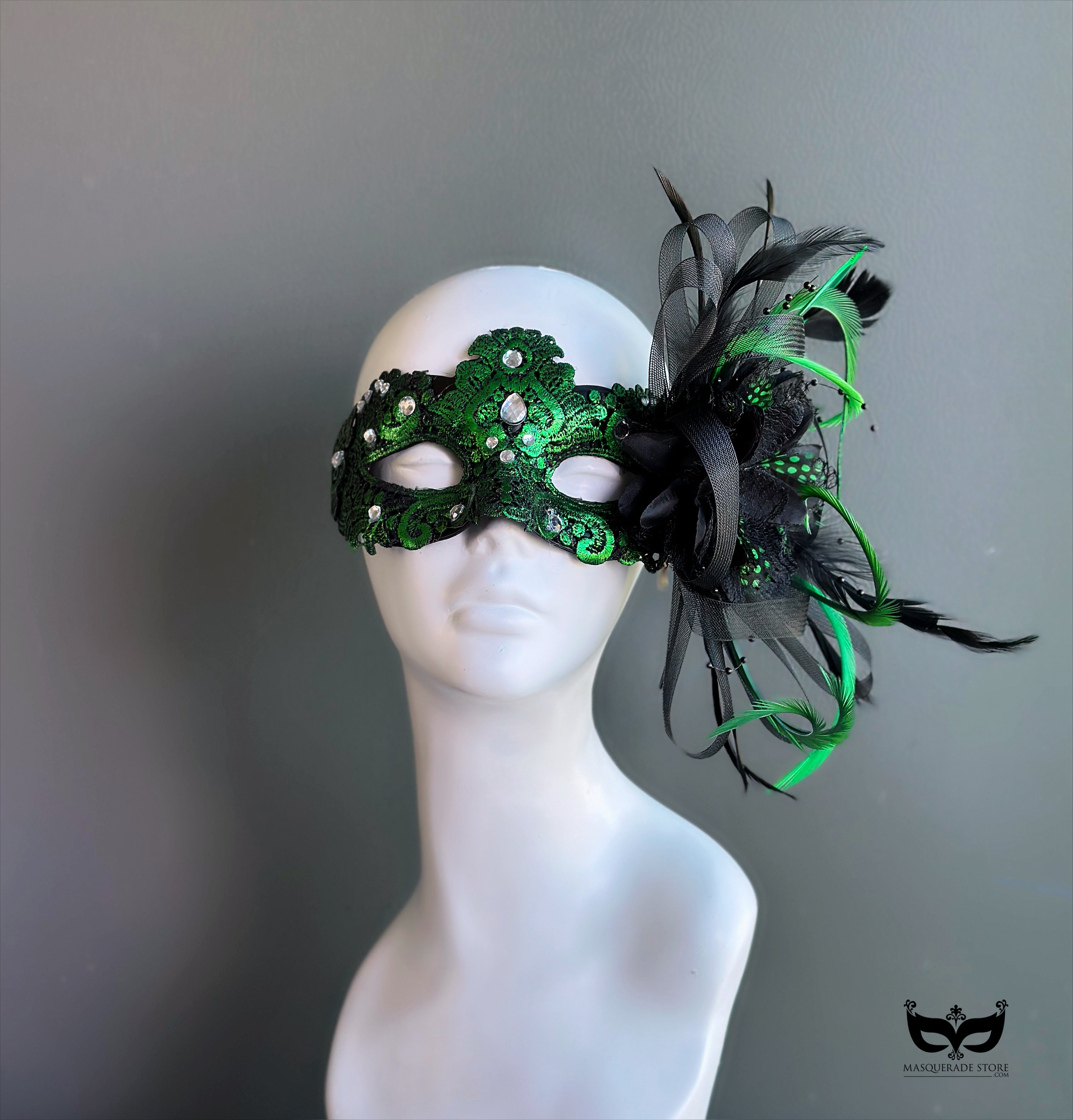 Macrame Mask - Green/Black