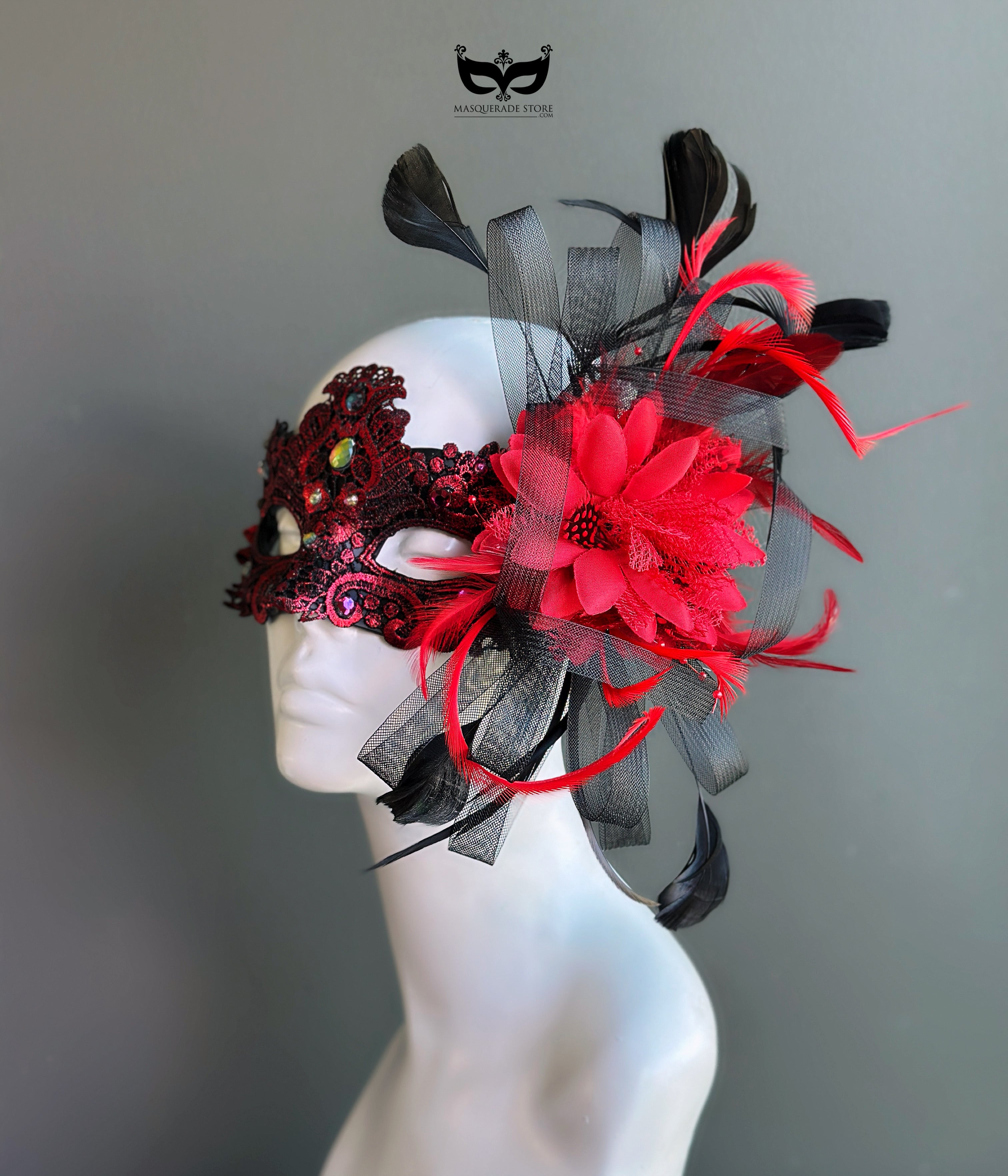 Macrame  Mask - Red/Black