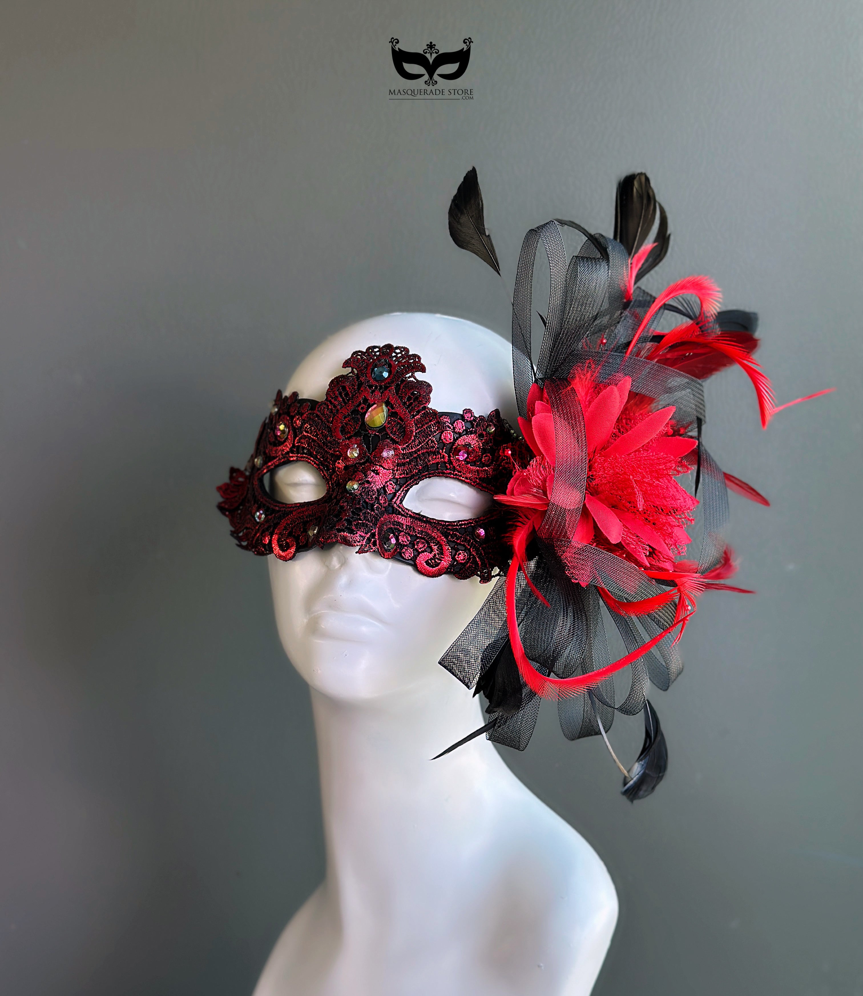 Macrame  Mask - Red/Black