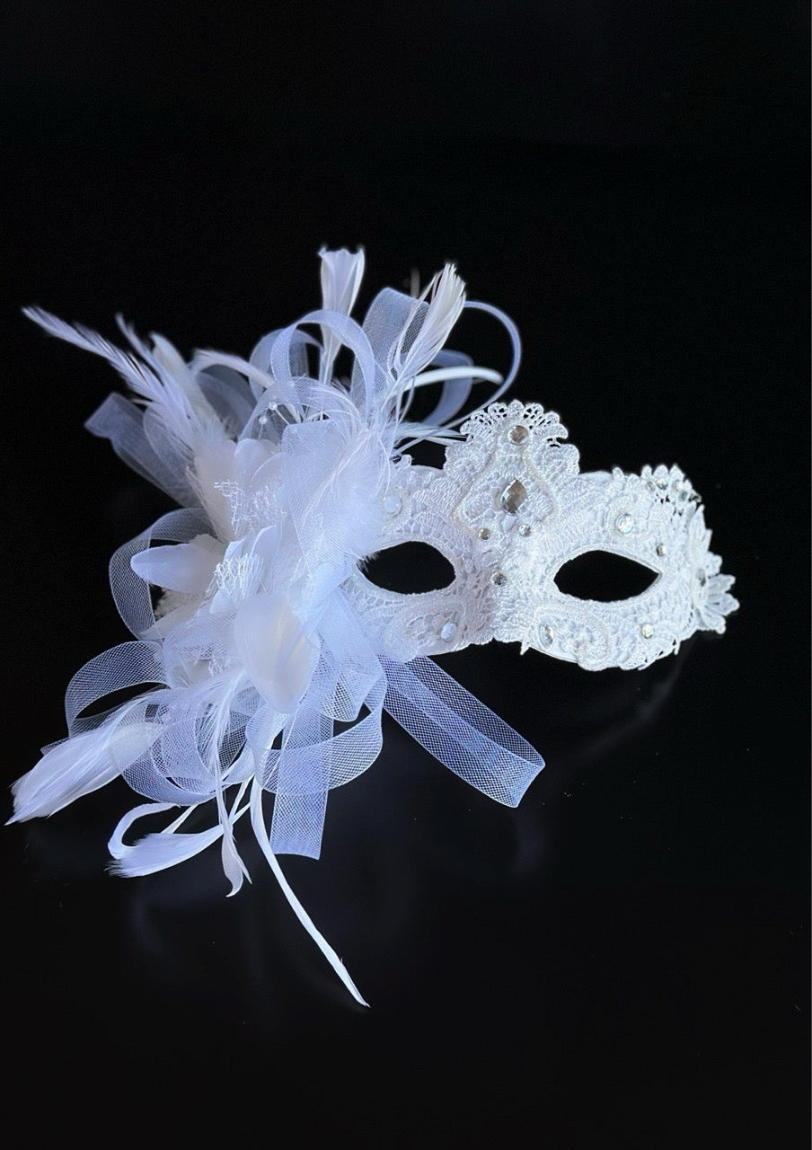 Macrame Feather Mask - White