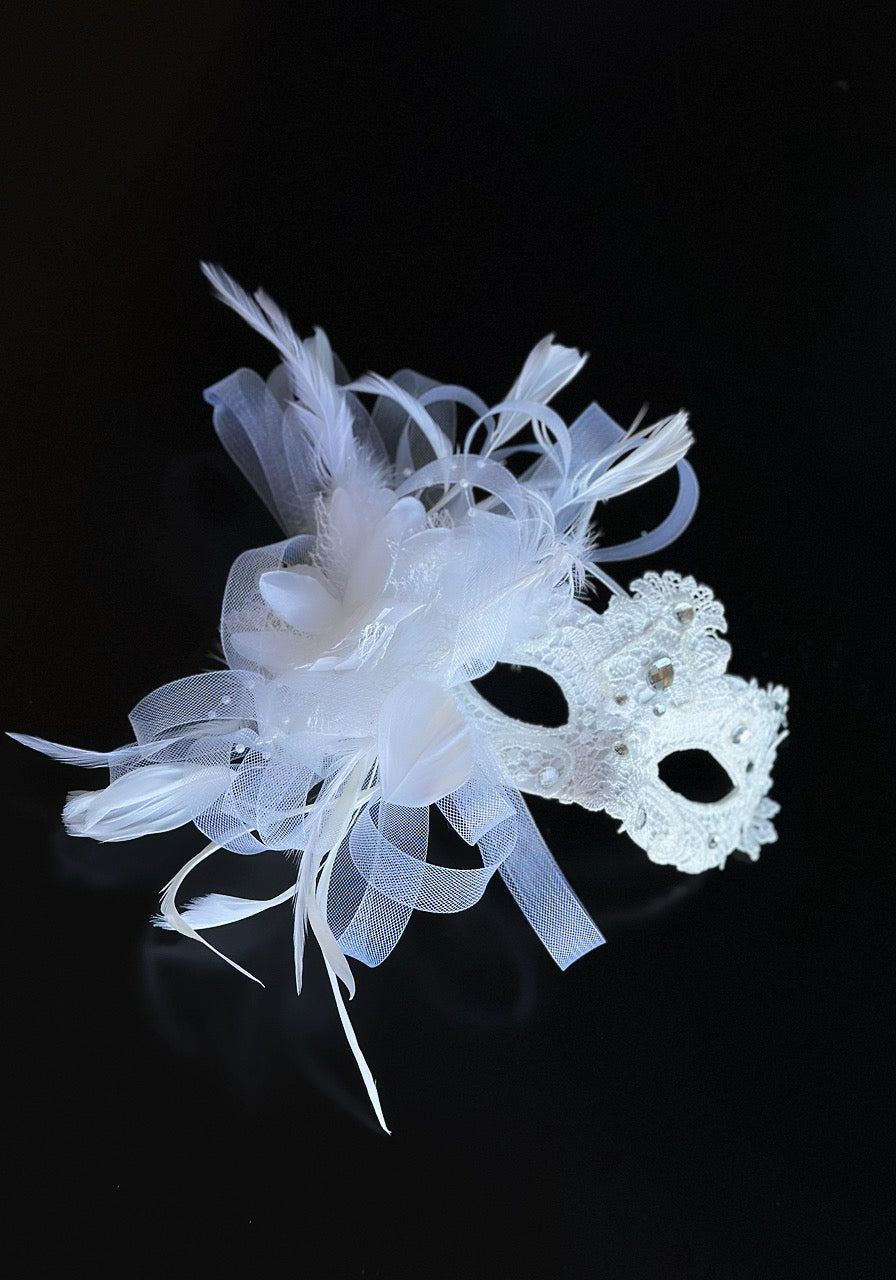 Macrame Feather Mask - White