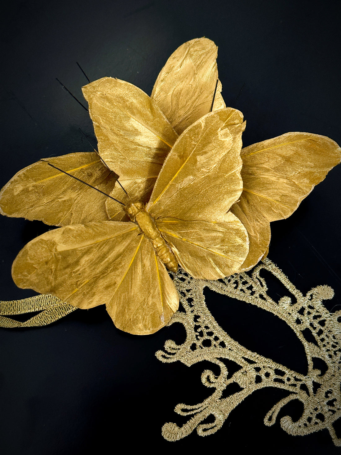 Lace Mask w/ Butterflies - Gold