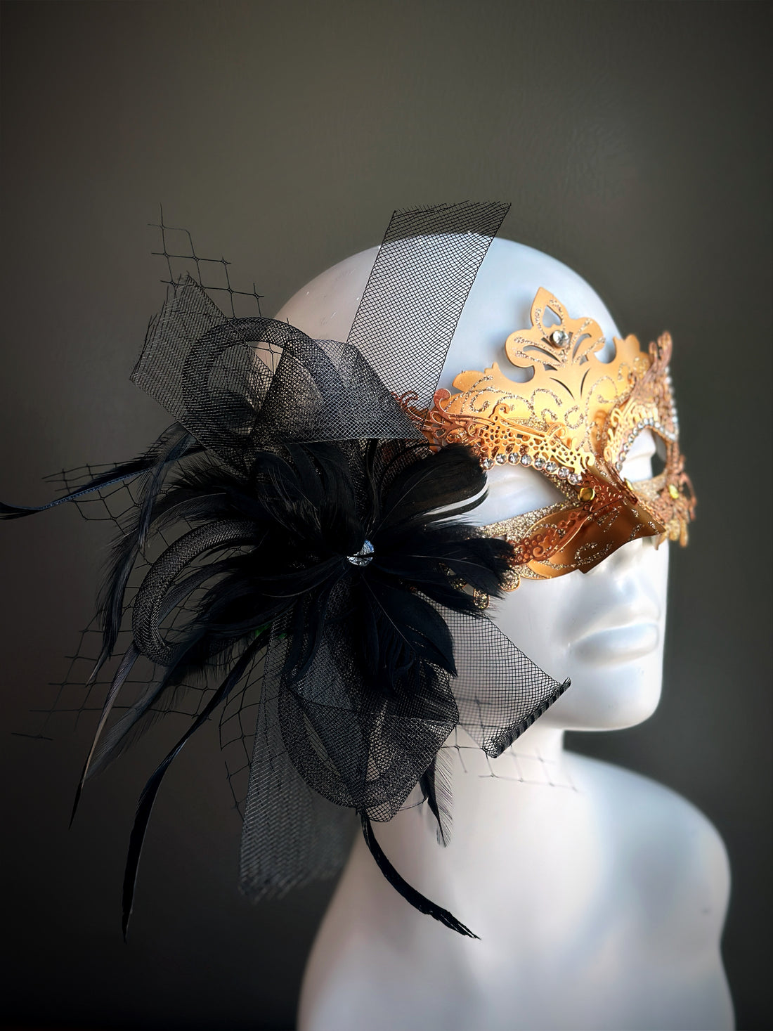 Duca Feather Mask - Gold/Black Jeweled Bow