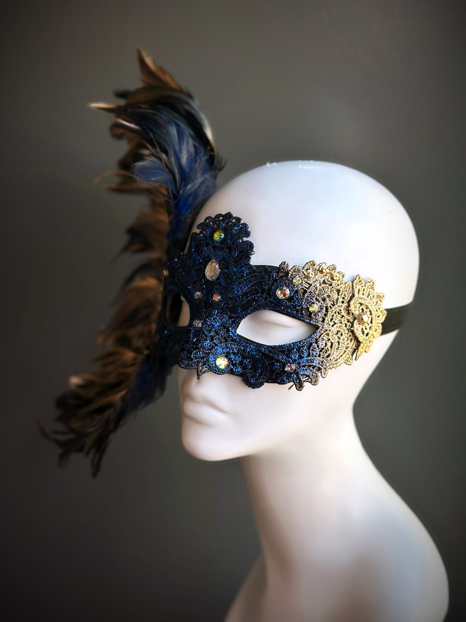Royal Plume Feather Mask - Blue/Gold