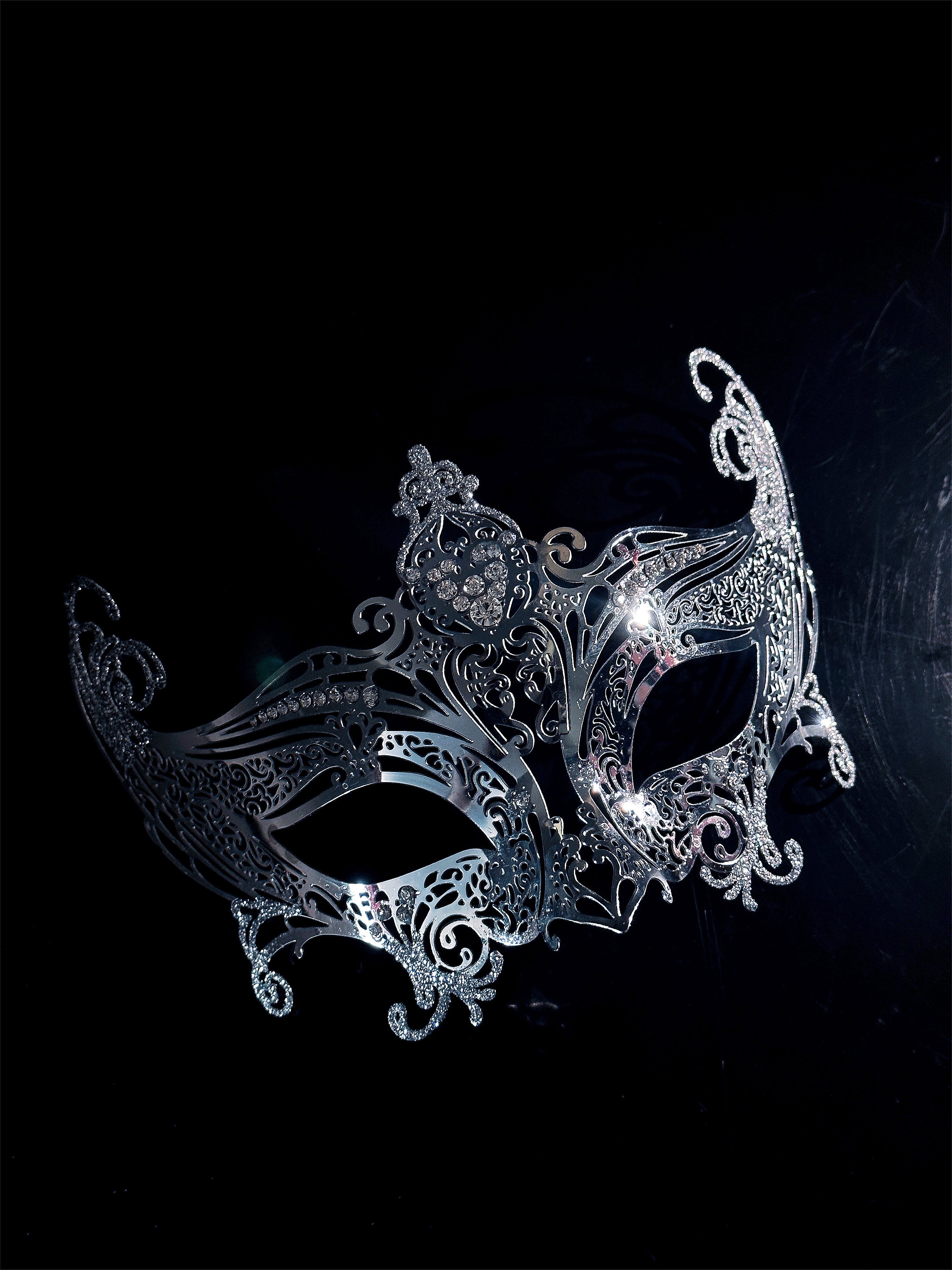 Gossip Mask with Glitter - Silver