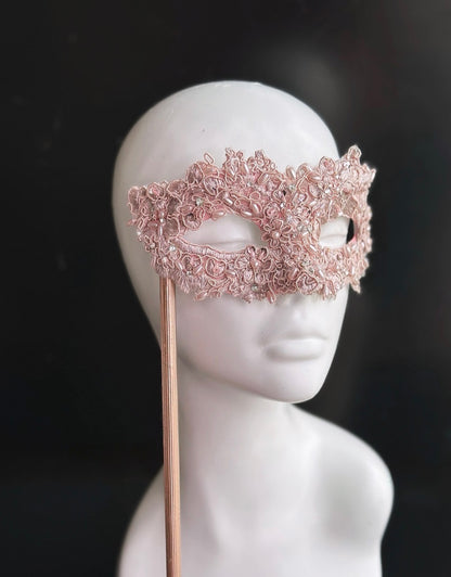 Blush Royale Handheld - Pink