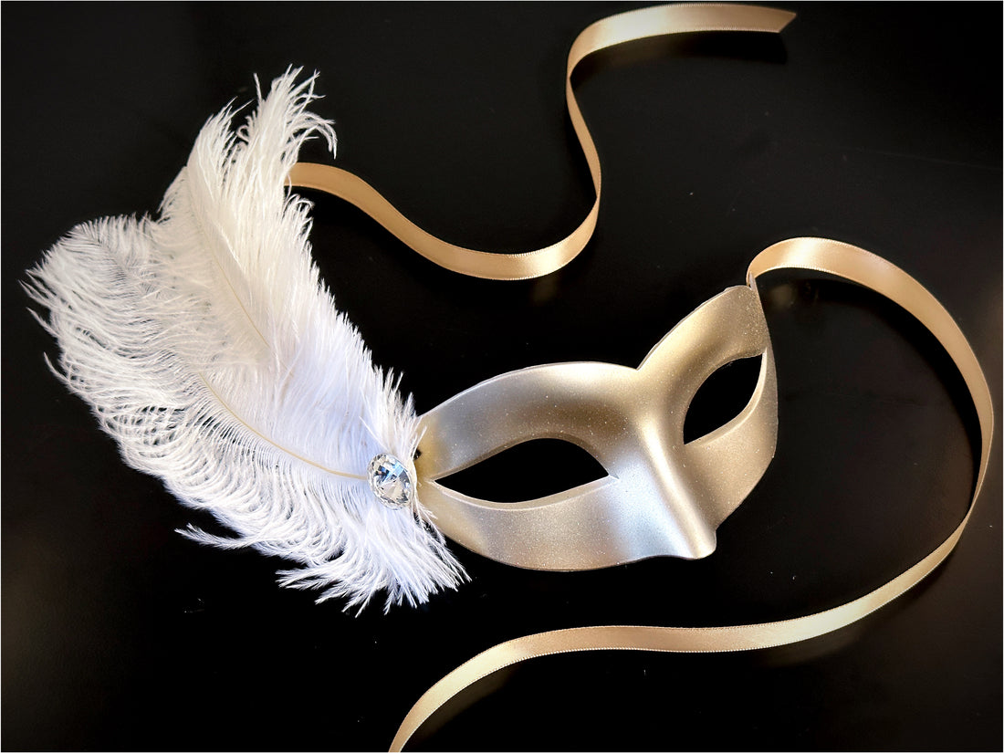 Venetian Masks With Feathers - Champagne