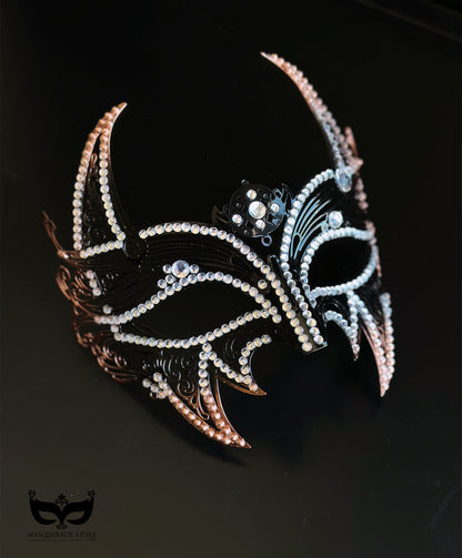 Midnight Inferno – Black &amp; Bronze Horned Men Mask