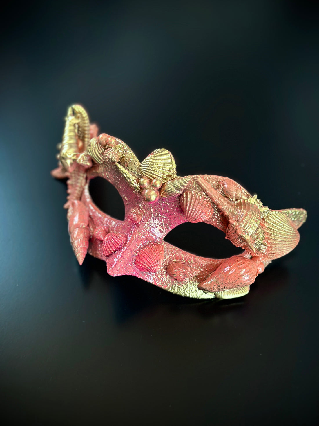 Mermaid Shell Mask - Gold Pink
