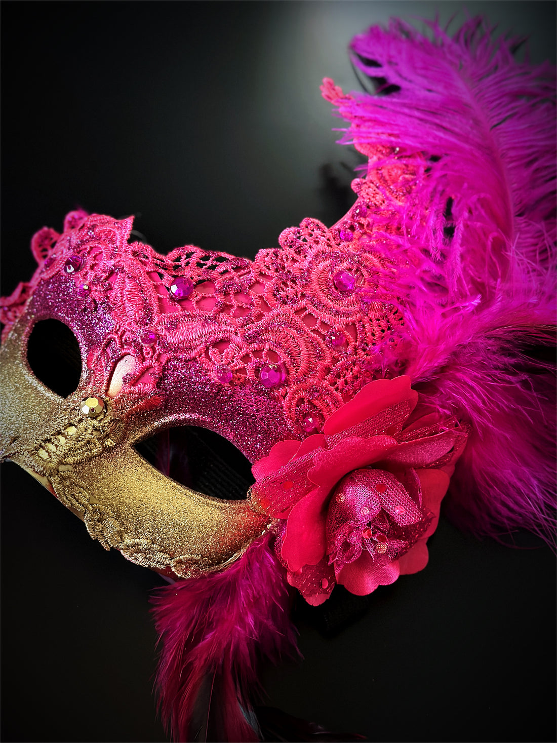 Brocade Feather Mask - Hot Pink Gold