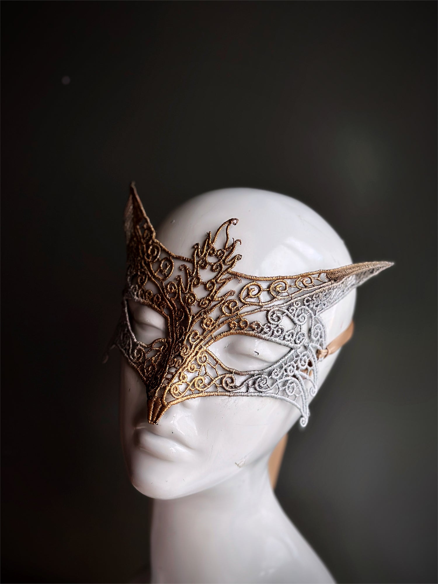 Fox Lace - Gold &amp; Silver