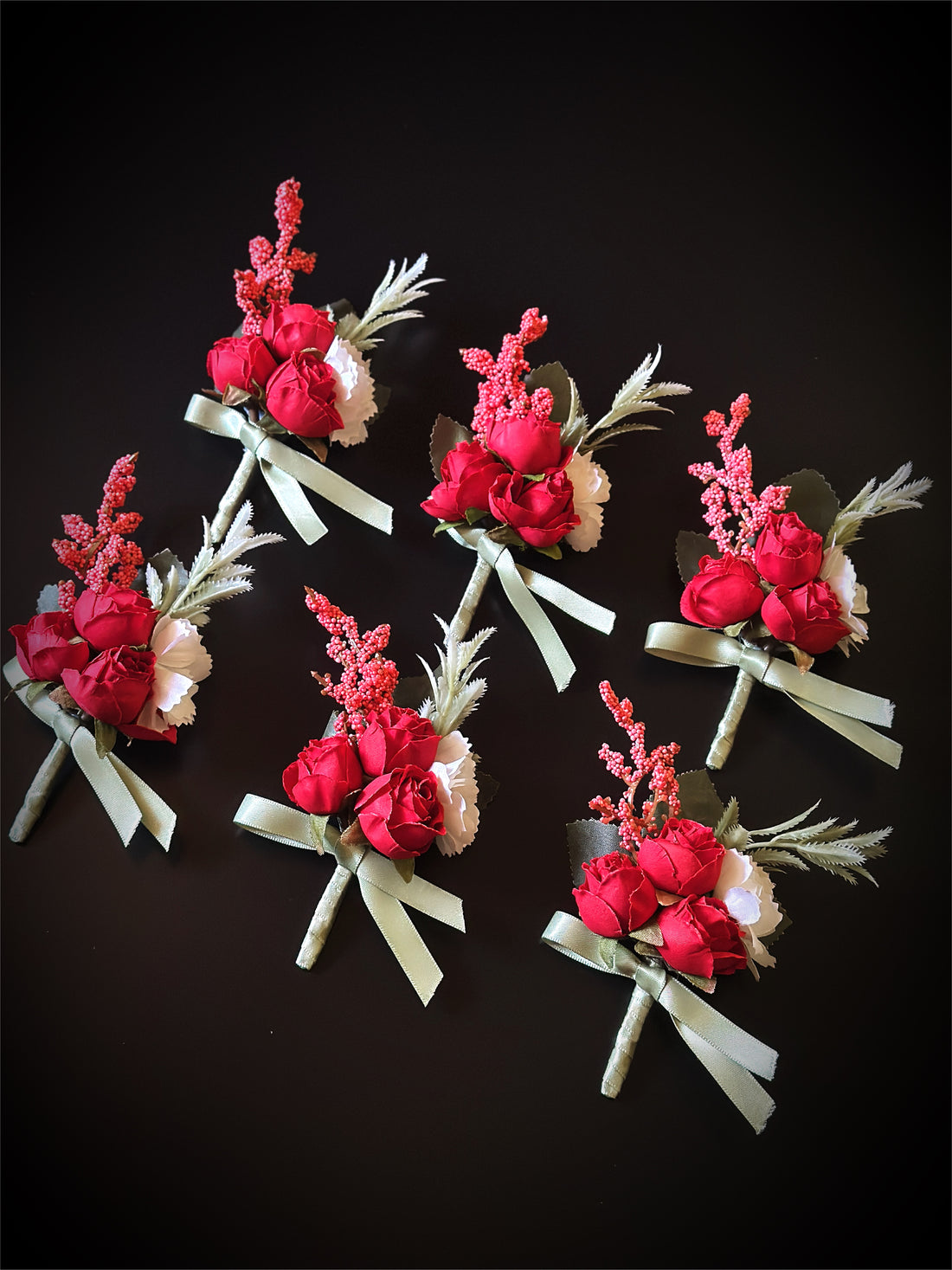 Wedding Boutonniere Set - 6 PCS - Red Green White