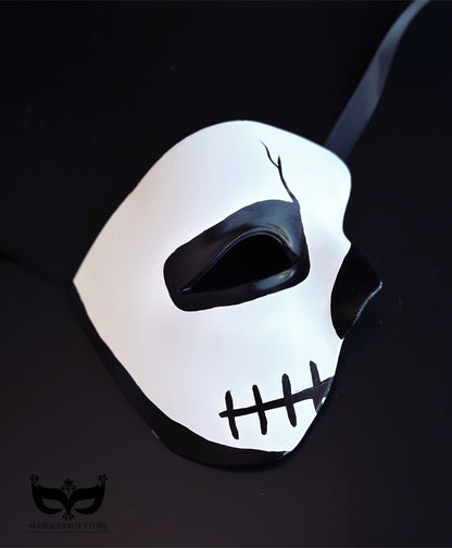 Haunted Phantom – Halloween Half Mask