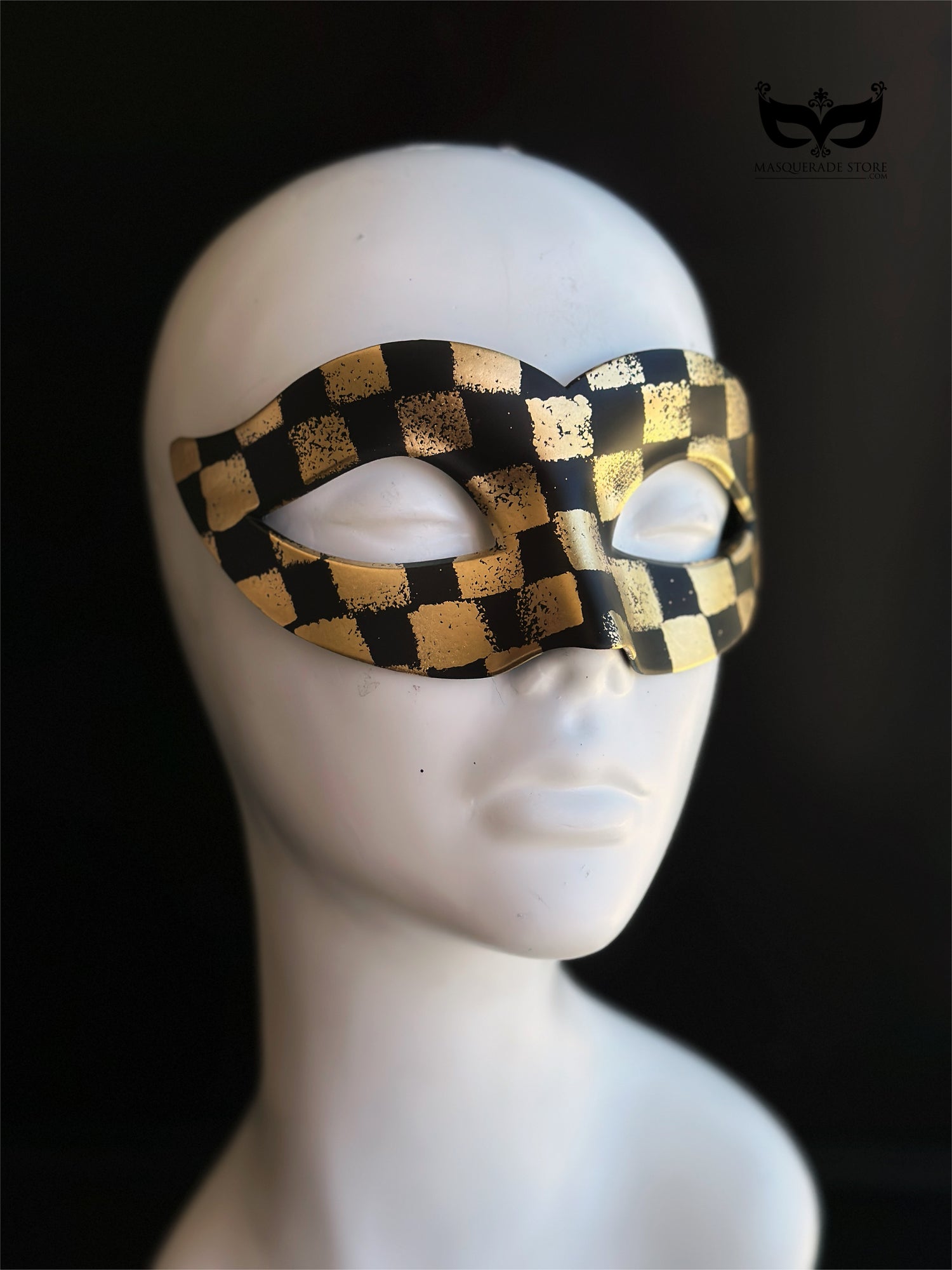 Gilded Checkmate – Black &amp; Gold Mask