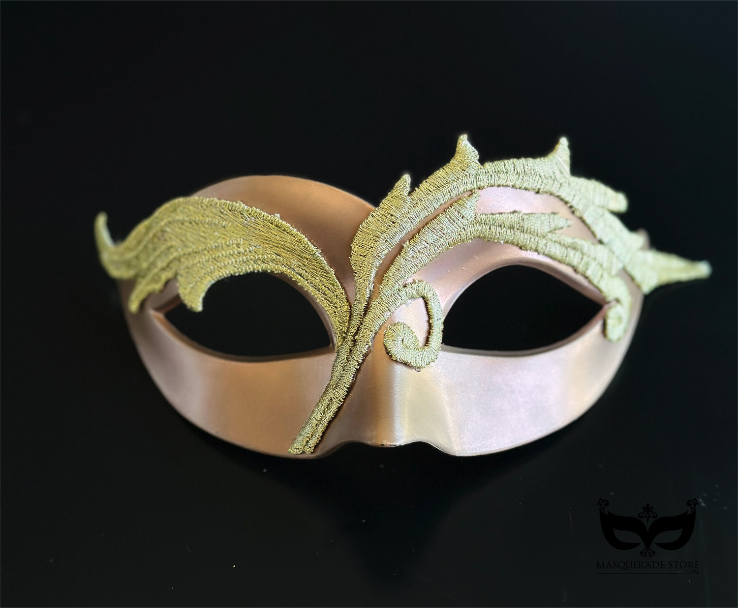 Champagne Laurel Veil Mask