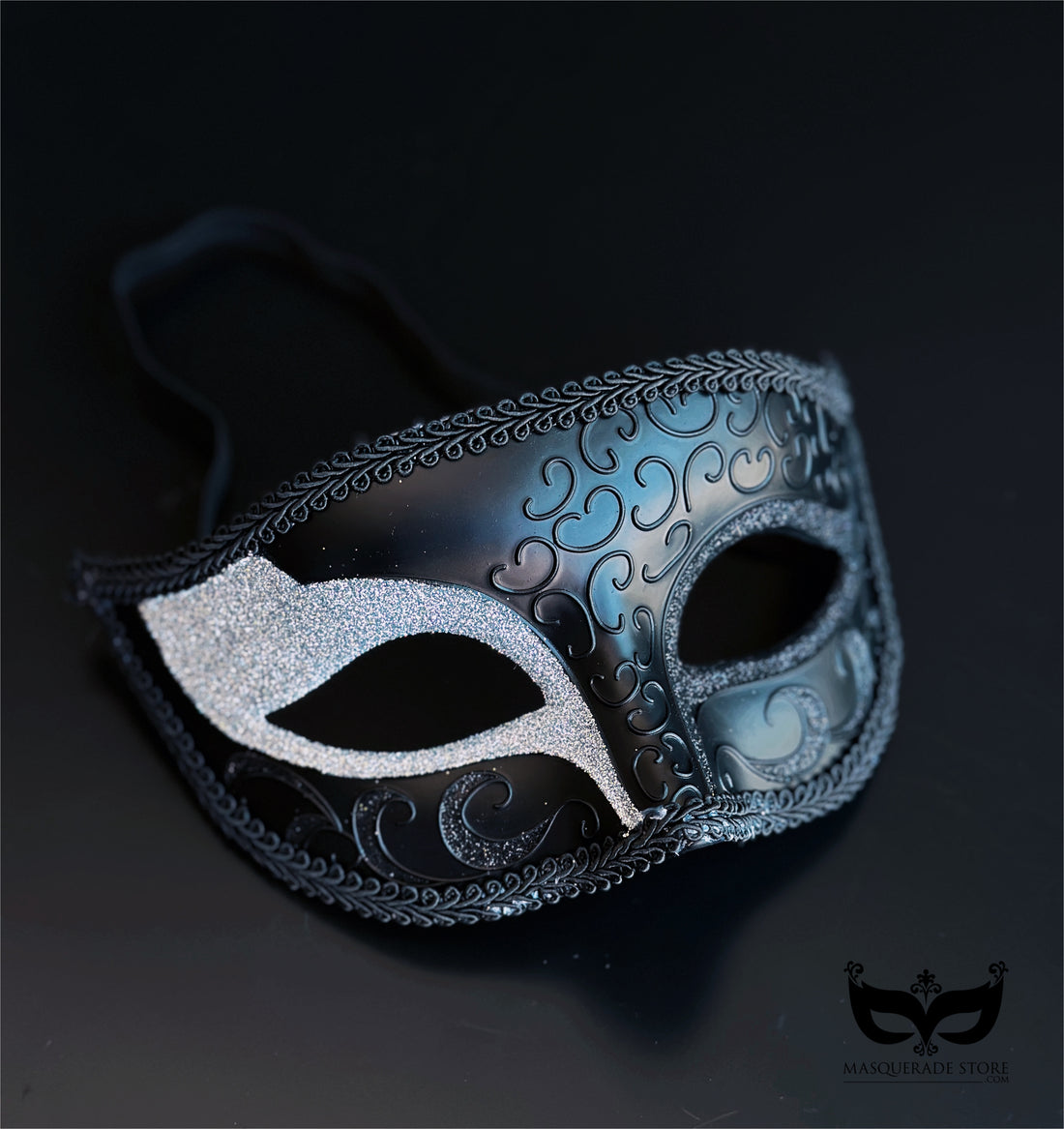 Silver Glitter Nocturne – Black Mask