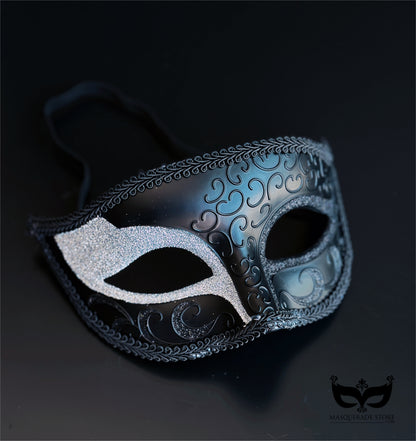 Silver Glitter Nocturne – Black Mask