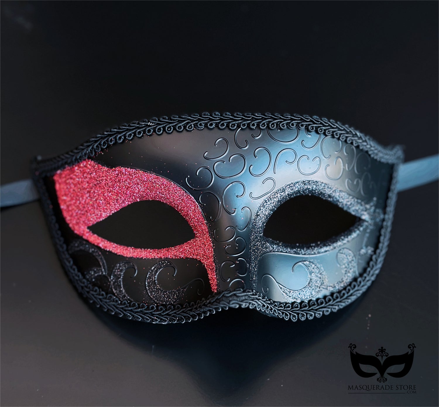 Ruby Glitter Nocturne – Black Mask