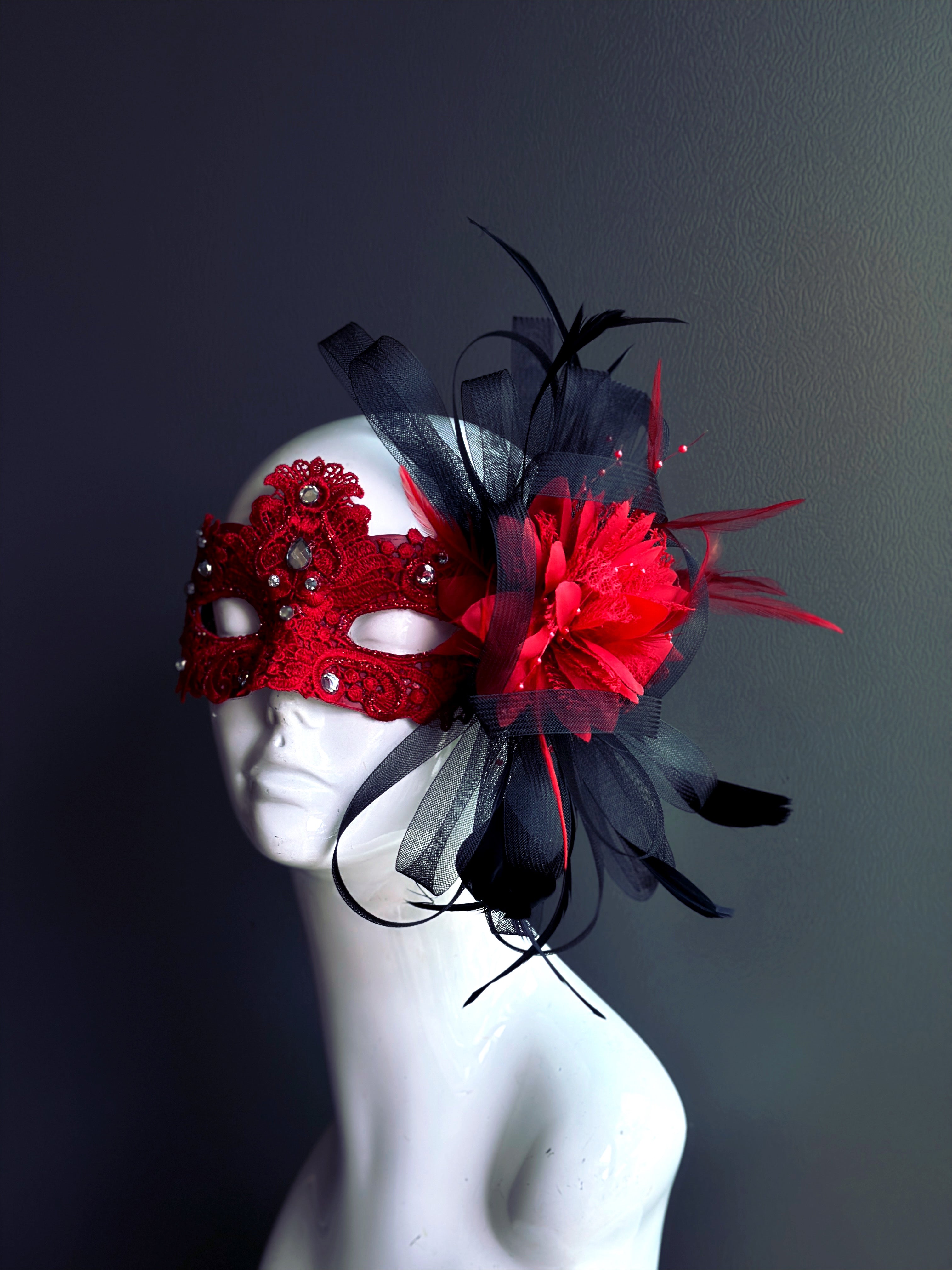 Macrame Feather Mask - Red Black
