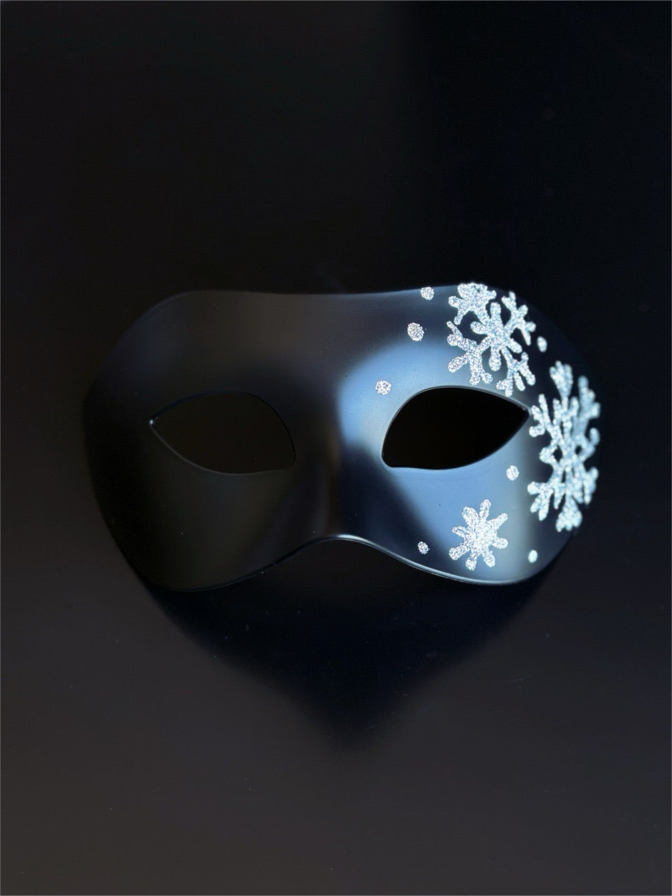 Frostveil Phantom Men Mask- Black