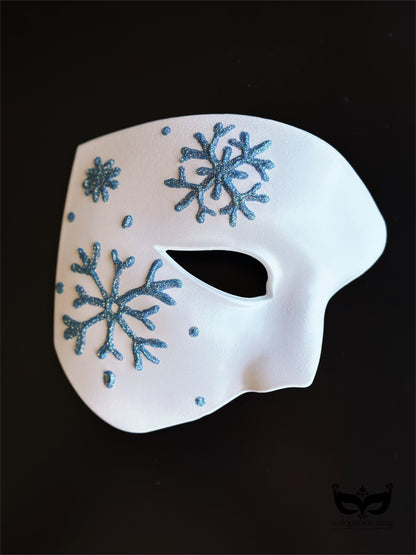 Frostveil Phantom Men Mask – Snowflake Winter