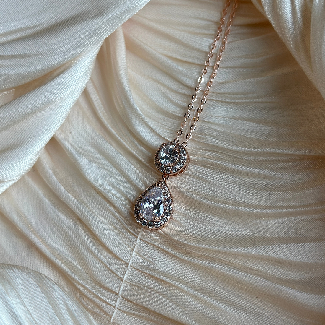 Evanna teardrop and round-cut crystal Necklace