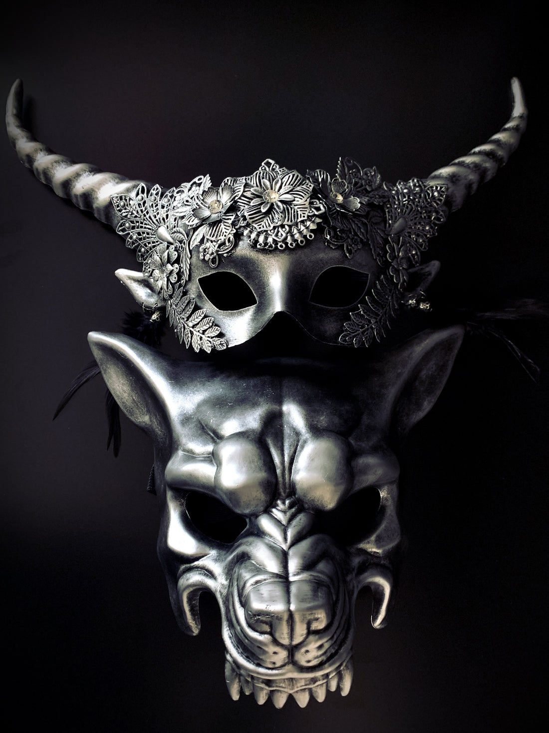 Fantasy silver masquerade horned masks for couples costume or party look